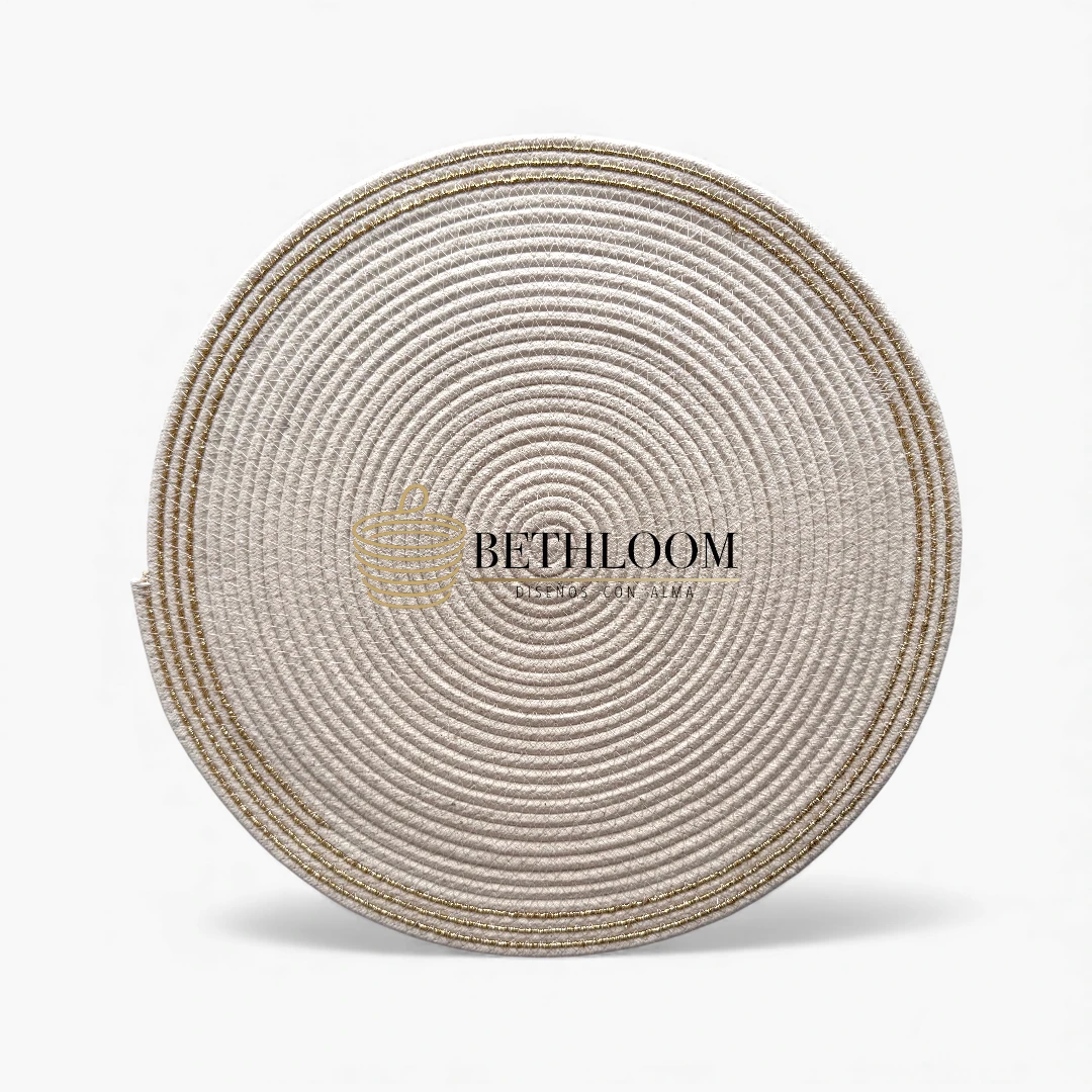 Mantel blanco dorado